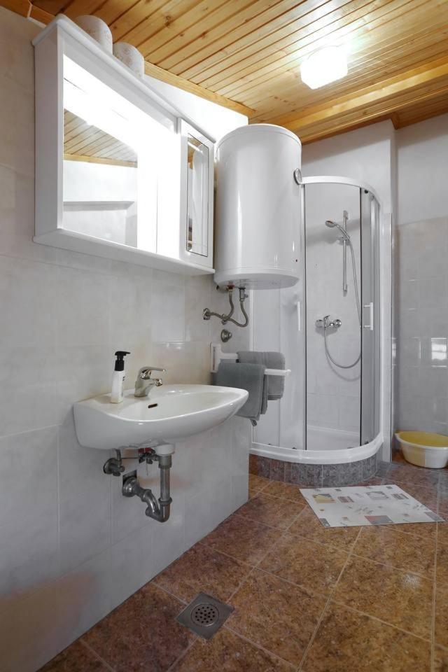 Little Heaven On Earth - Apartmani Martina Vlašići Extérieur photo